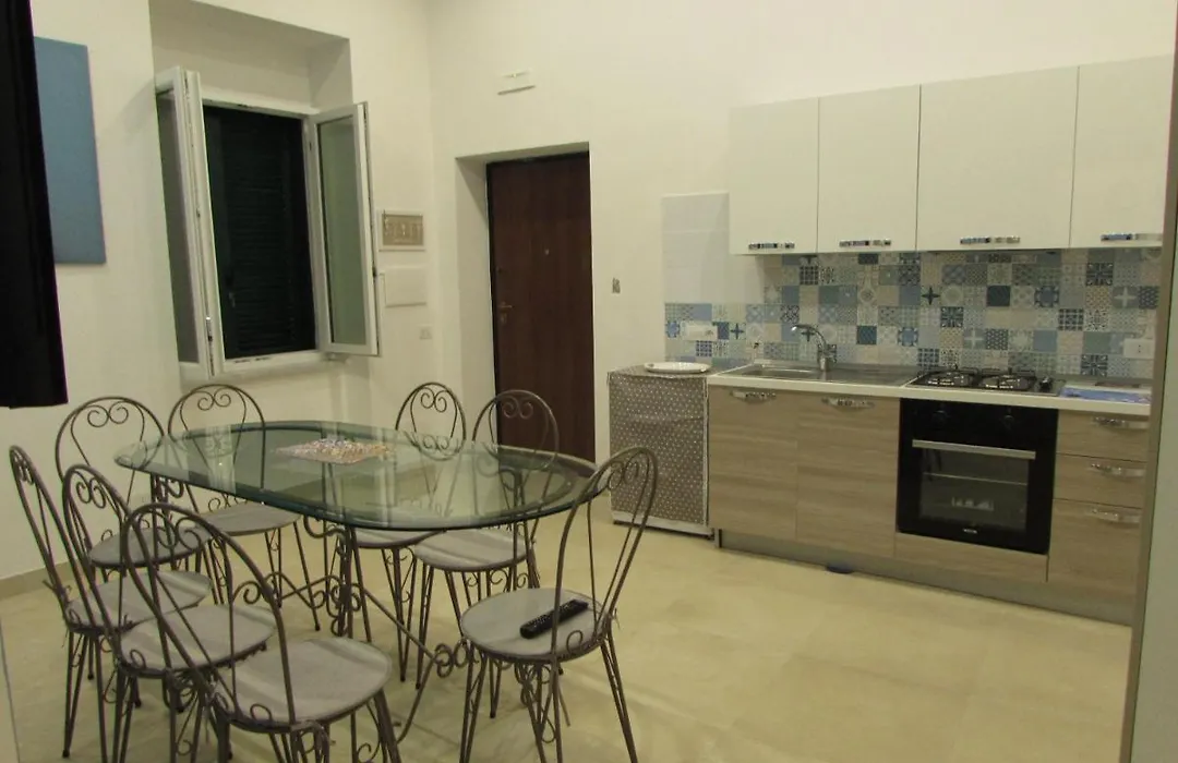 Enzo Home-1